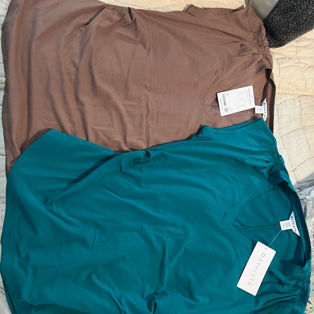 Athleta V Neck t-shirt’s